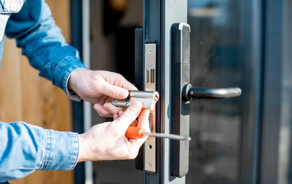 locksmith service Dubai door lock installation Dubai smart lock installation Dubai lock repair Dubai door lock replacement Dubai emergency locksmith Dubai home lock installation Dubai
